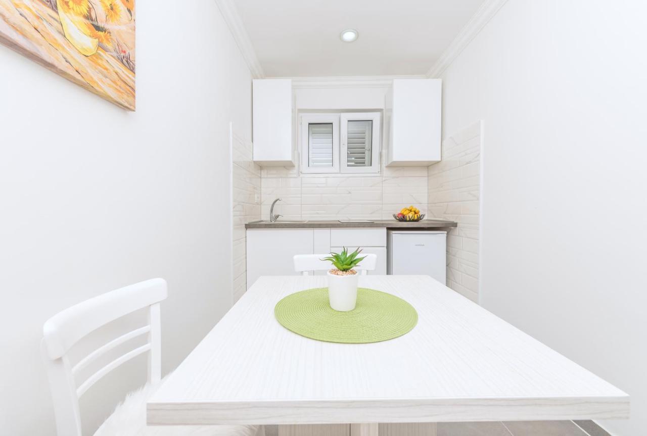 Apartments Petrusic Makarska Exterior foto