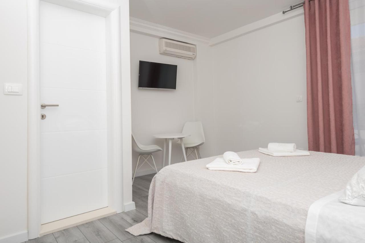 Apartments Petrusic Makarska Exterior foto
